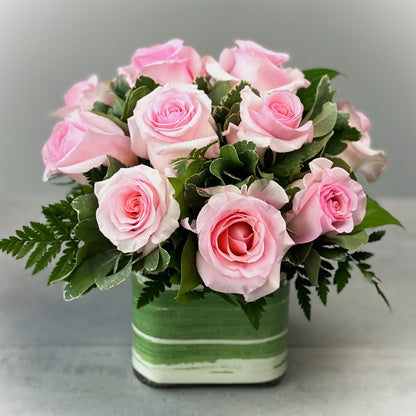 1 Dozen Pink Roses Compact Style